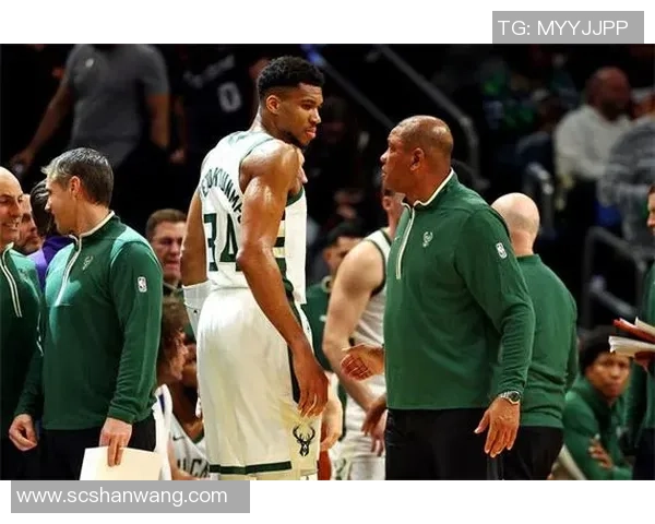 扬尼斯阿德托昆博如何在NBA赛场上展现超凡实力与领导魅力