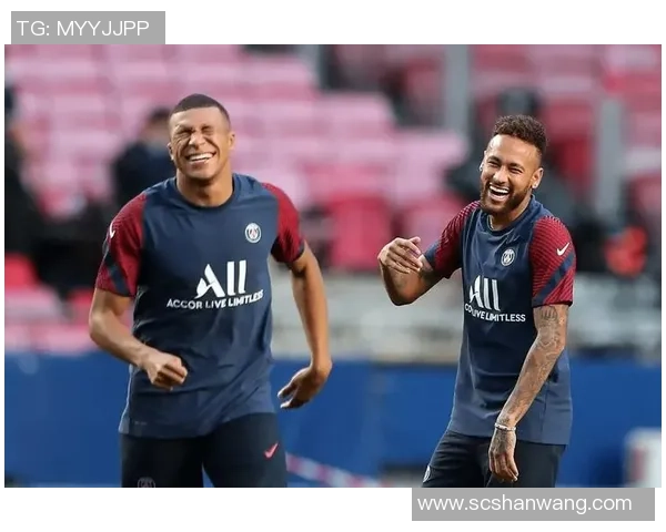 朗斯与巴黎足球会激战正酣谁能在这场对决中笑到最后